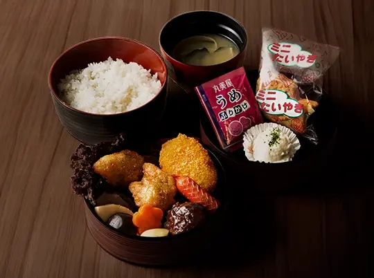 Yakko bento (with tea)